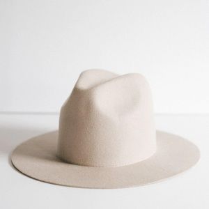 GIGI PIP BILLIE TALL FEDORA - IVORY, SZ 59 M/L
